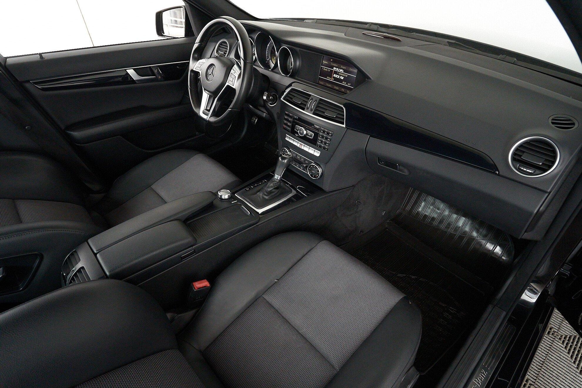 Mercedes-Benz C-Класс 2011, черный