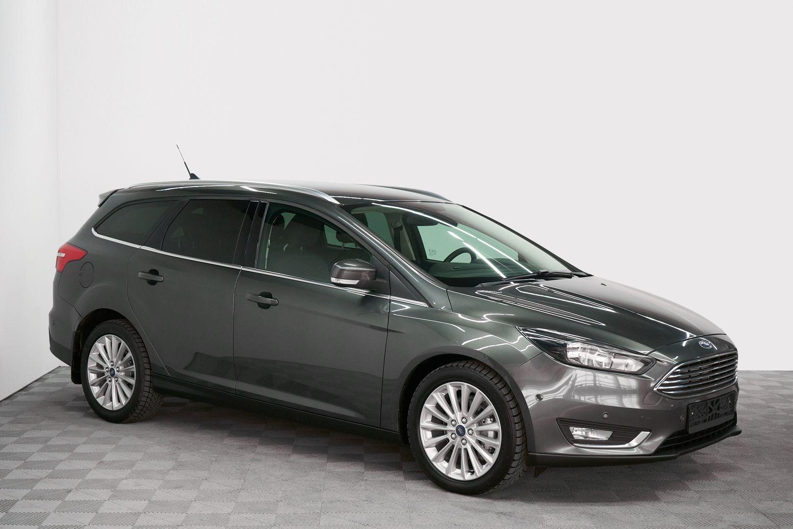 Ford Focus 2018, серый