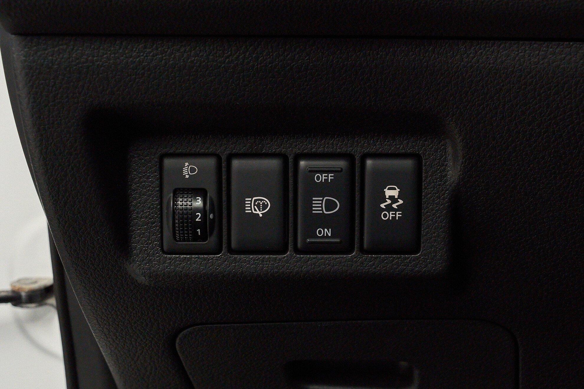 Nissan X-Trail 2011, белый
