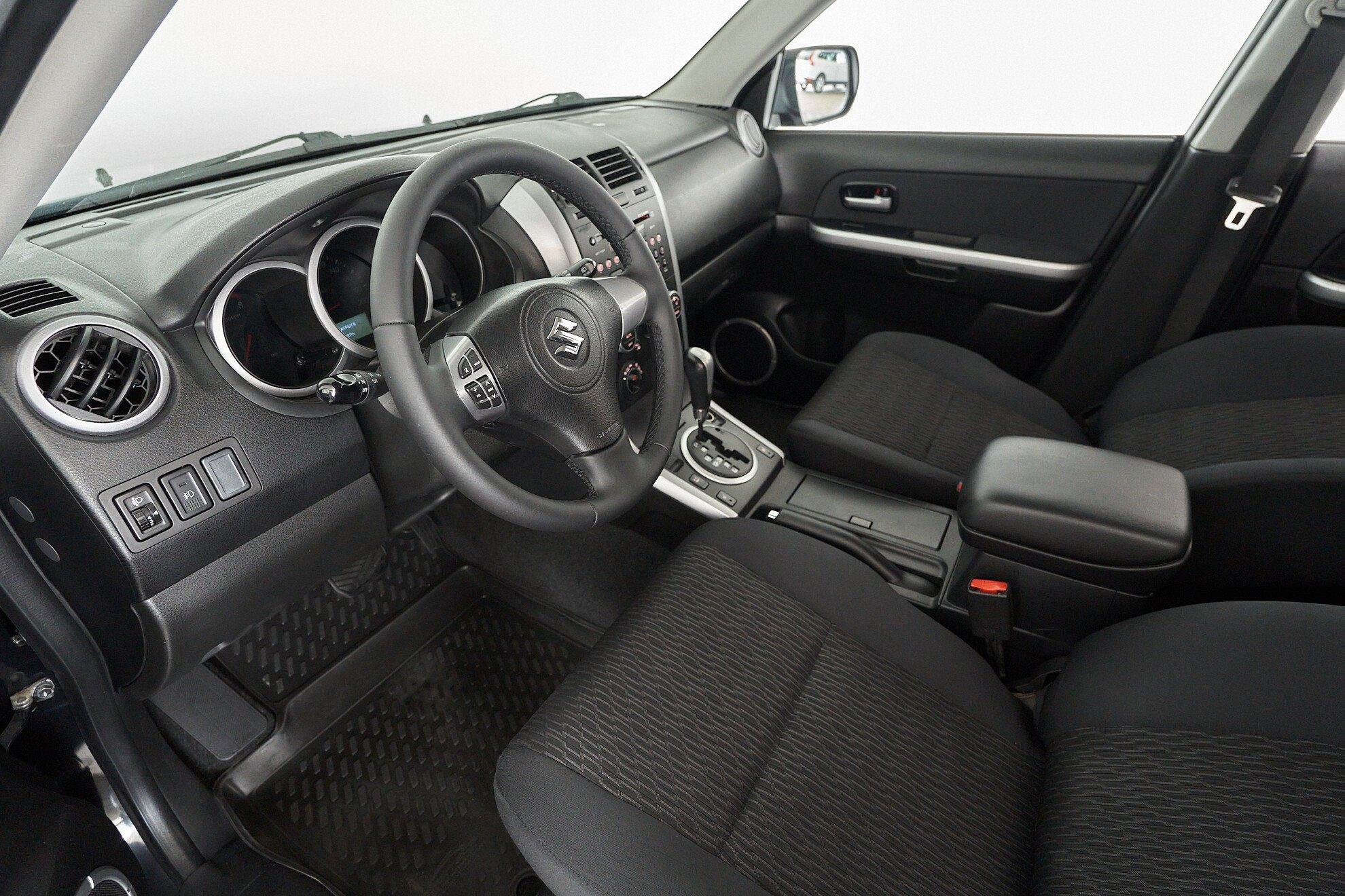 Suzuki Grand Vitara 2014, черный