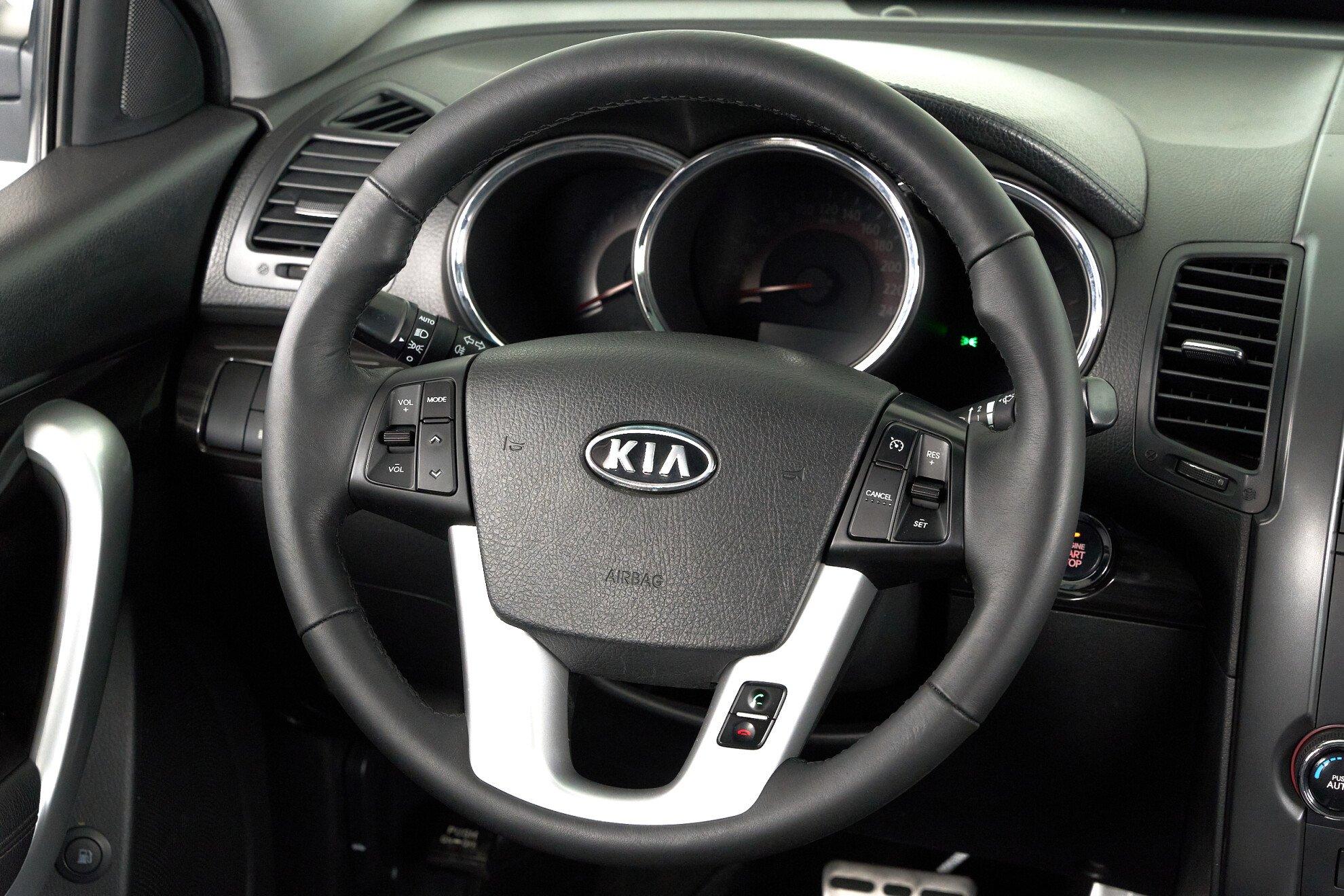 Kia Sorento 2011, белый