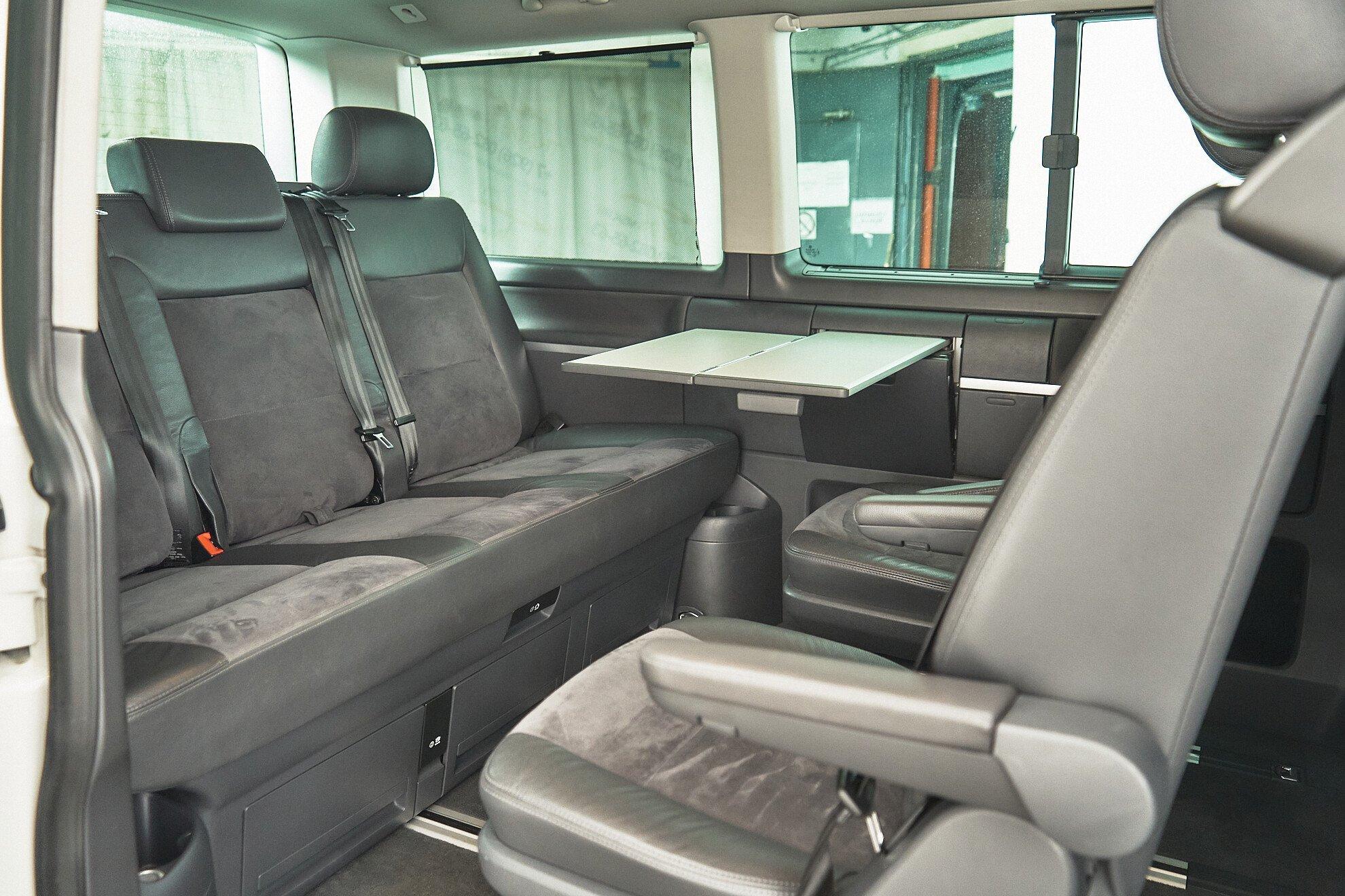 Volkswagen Multivan 2013, белый