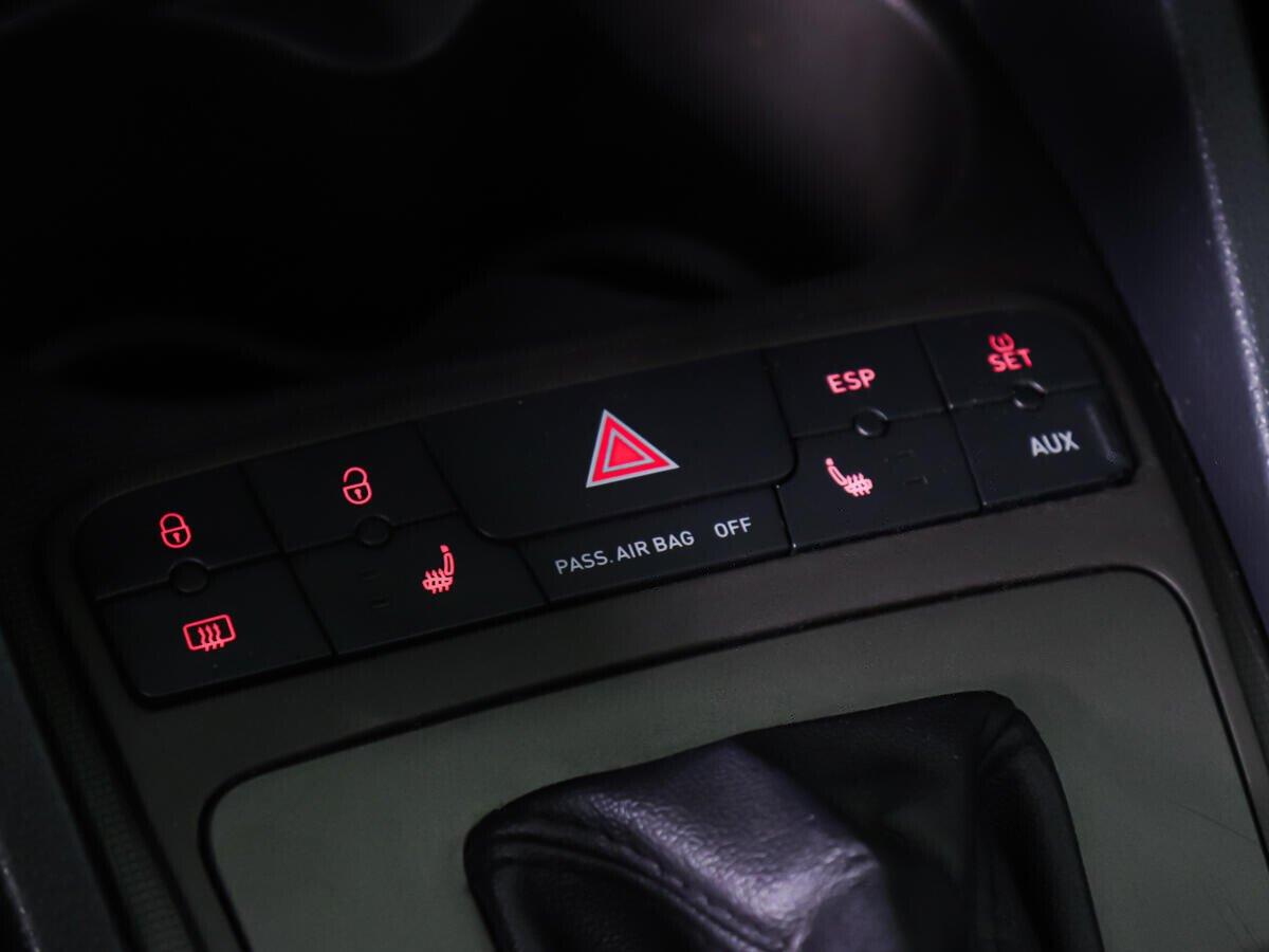Seat Ibiza 2015, зеленый