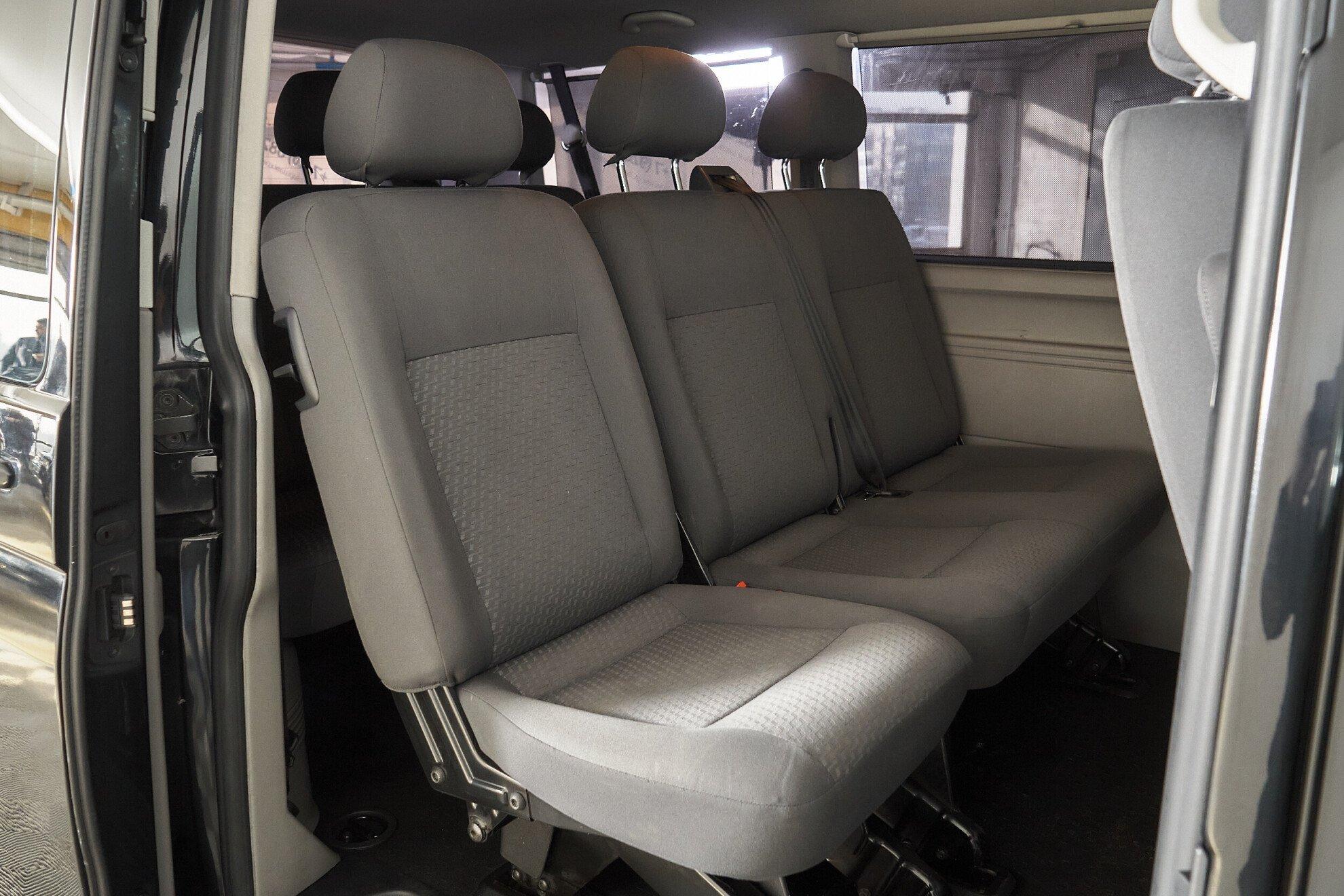 Volkswagen Caravelle 2012, черный