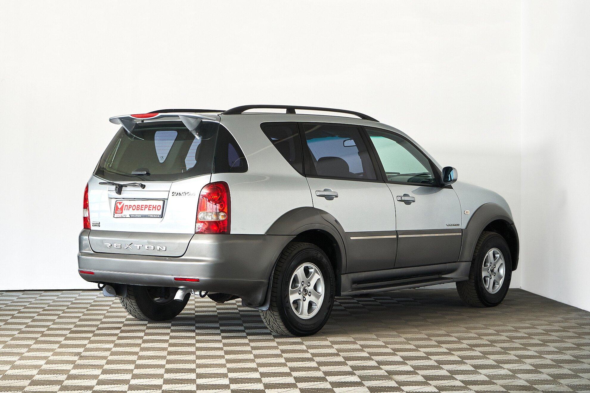 SsangYong Rexton 2007, серебряный