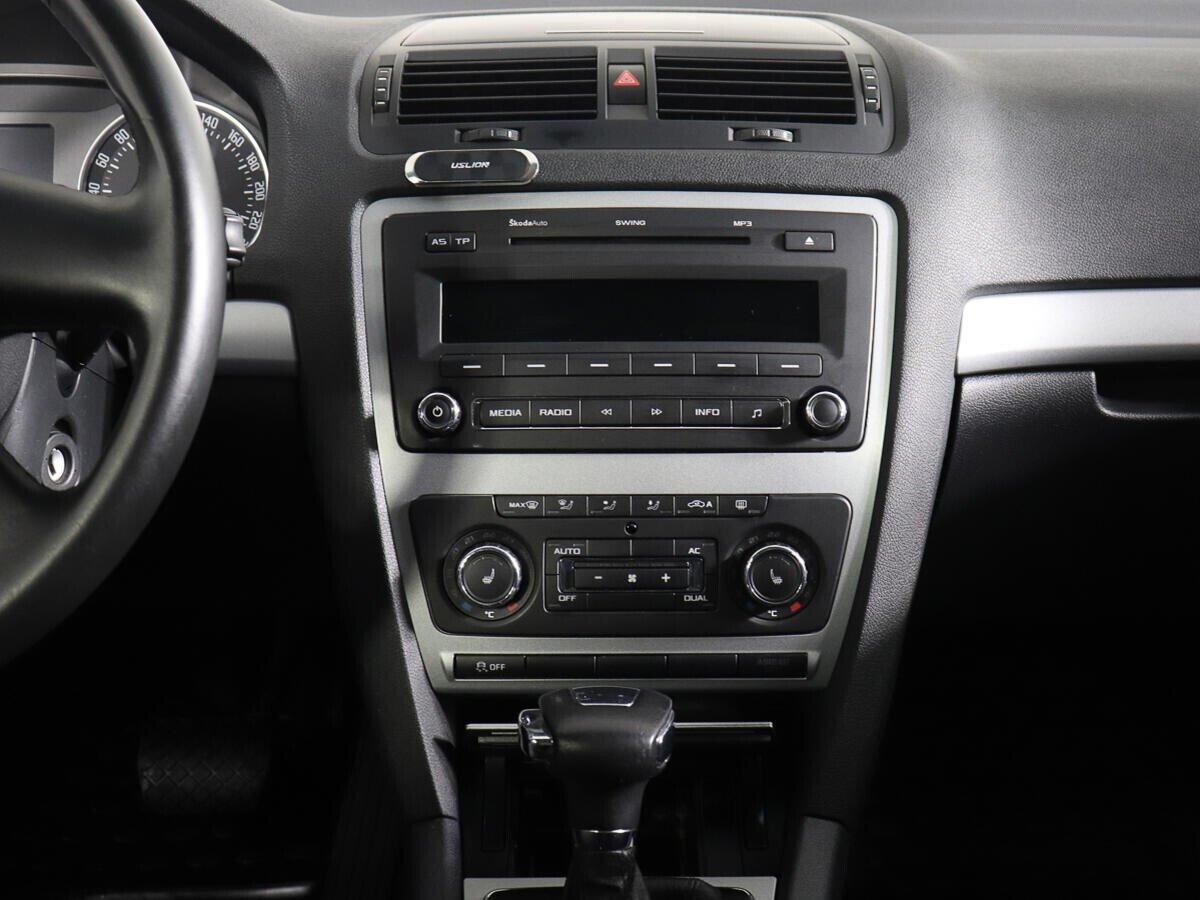 Skoda Octavia 2013, серый