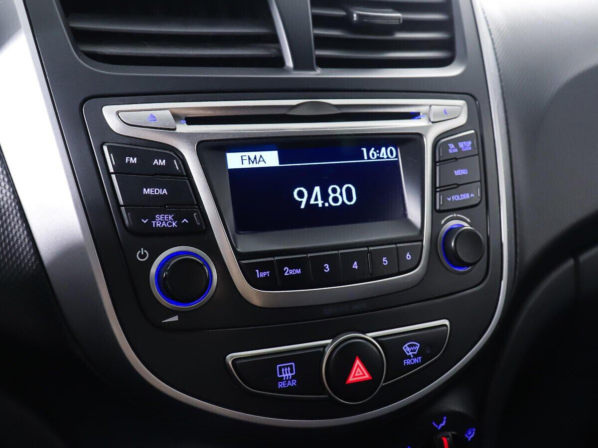 Hyundai Solaris 2016, белый