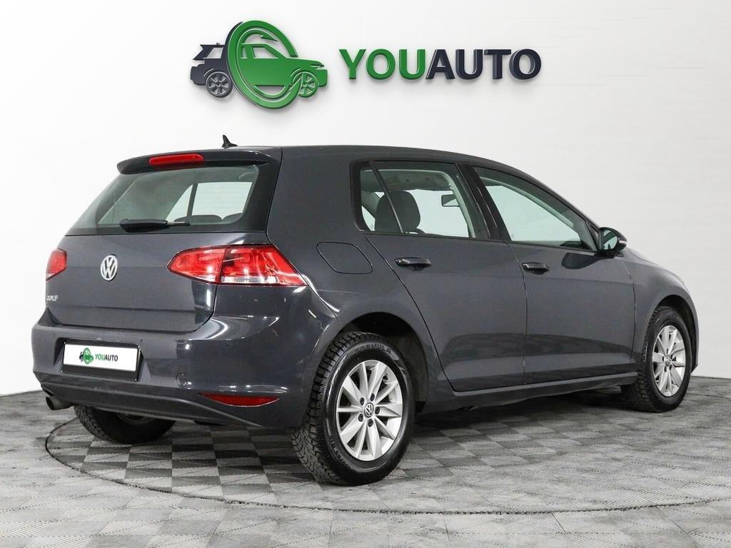 Volkswagen Golf 2013, серый