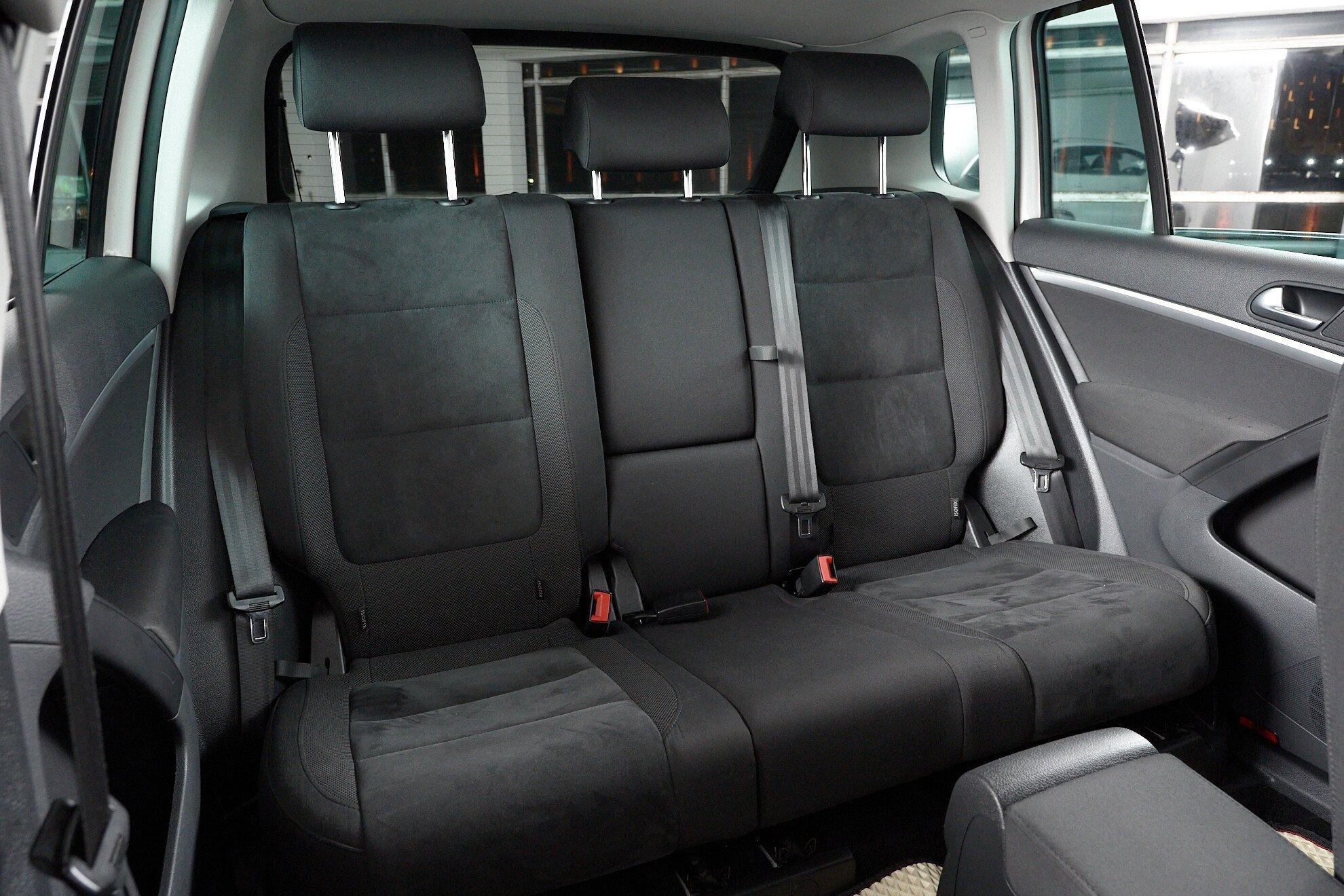 Volkswagen Tiguan 2015, белый