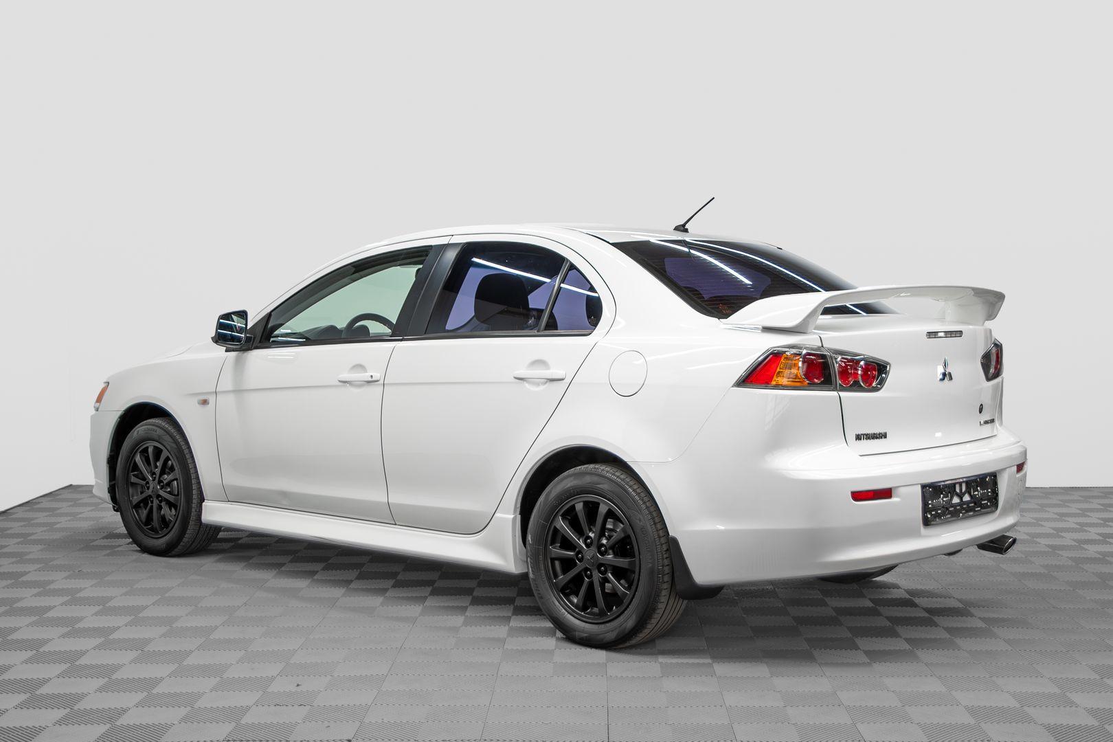 Mitsubishi Lancer 2012, белый