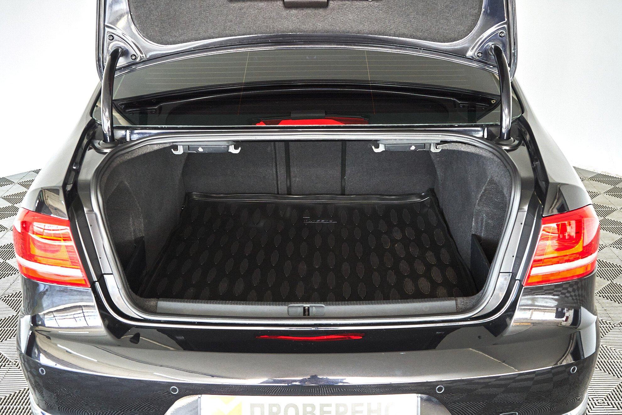 Volkswagen Passat 2012, черный