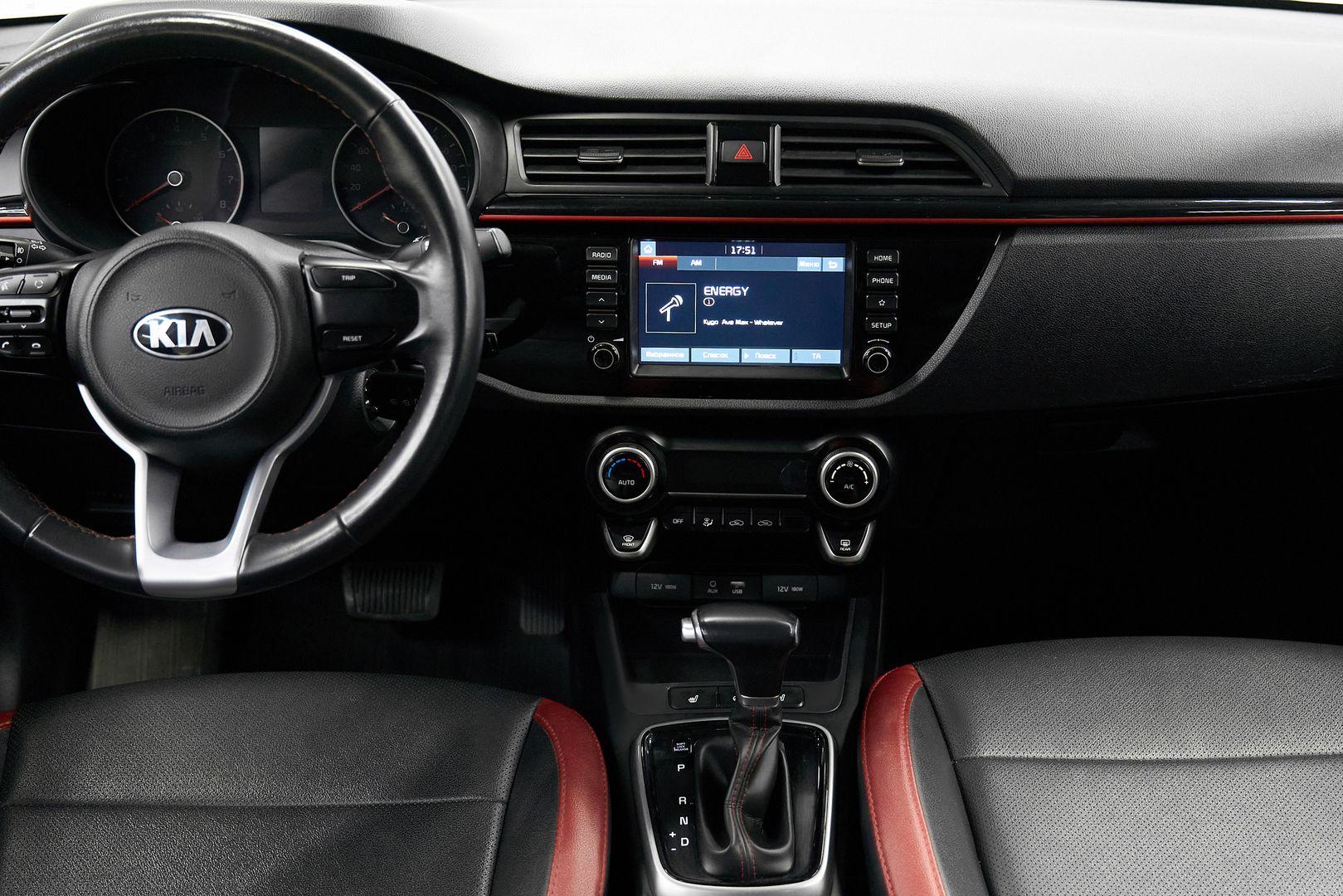 Kia Rio 2019, красный