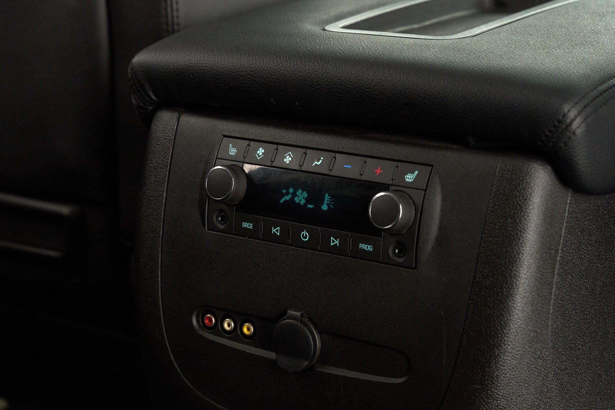 Chevrolet Tahoe 2013, черный