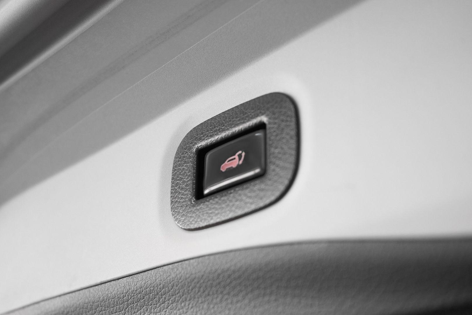 Nissan X-Trail 2018, черный