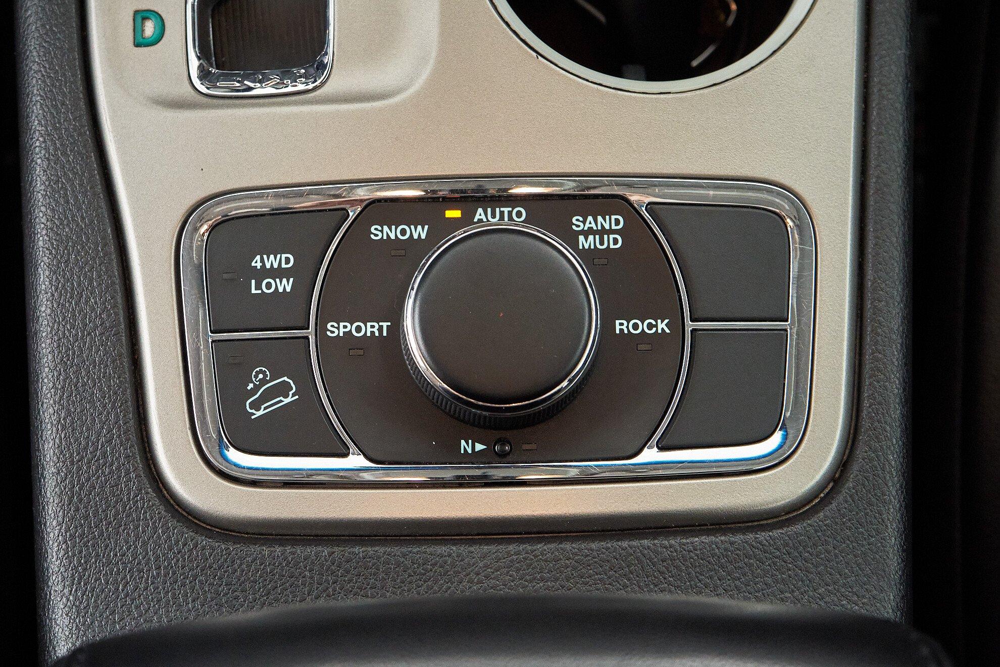 Jeep Grand Cherokee 2012, черный