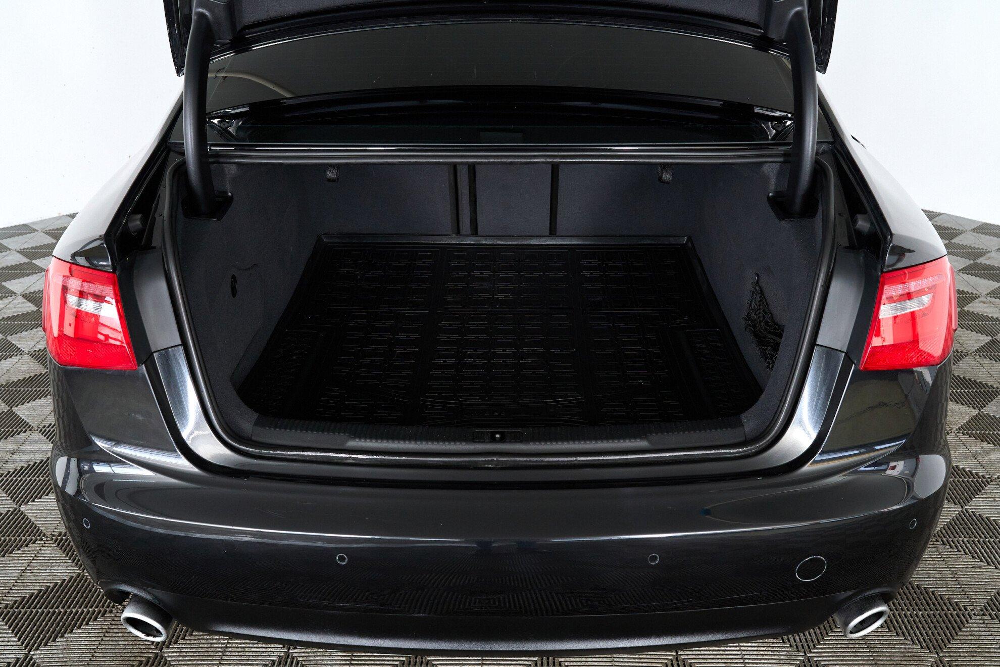 Audi A6 2011, черный