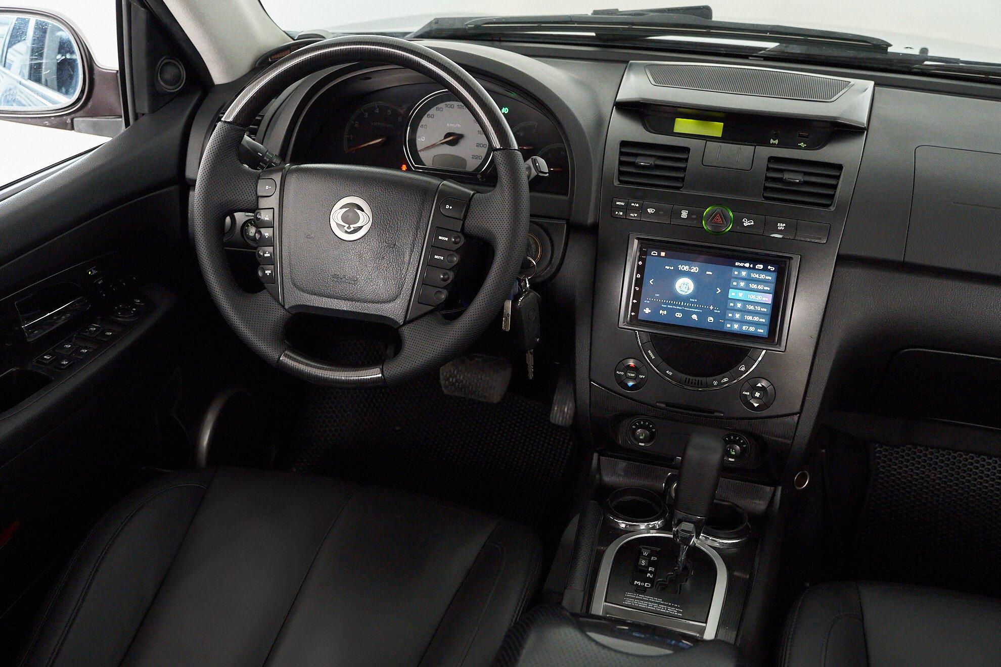 SsangYong Rexton 2012, пурпурный