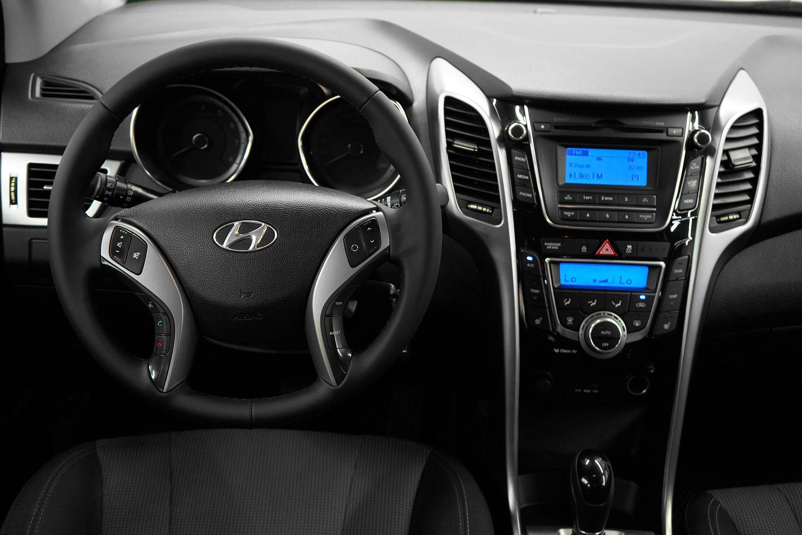 Hyundai i30 2012, белый