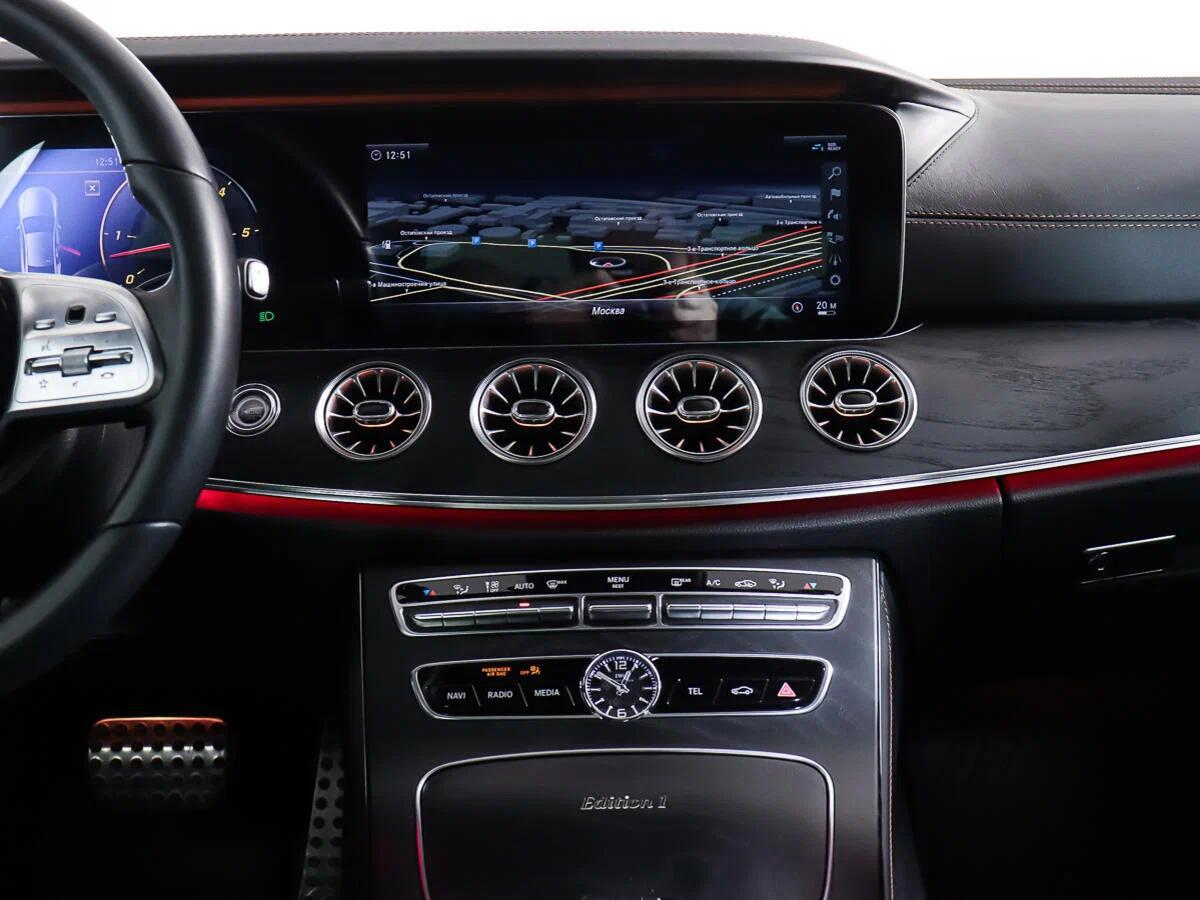 Mercedes-Benz CLS 2019, белый