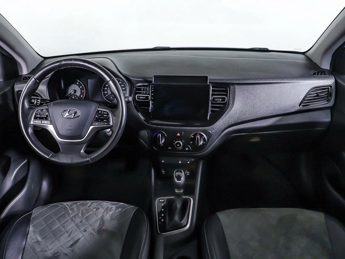 Hyundai Solaris 2022, серый