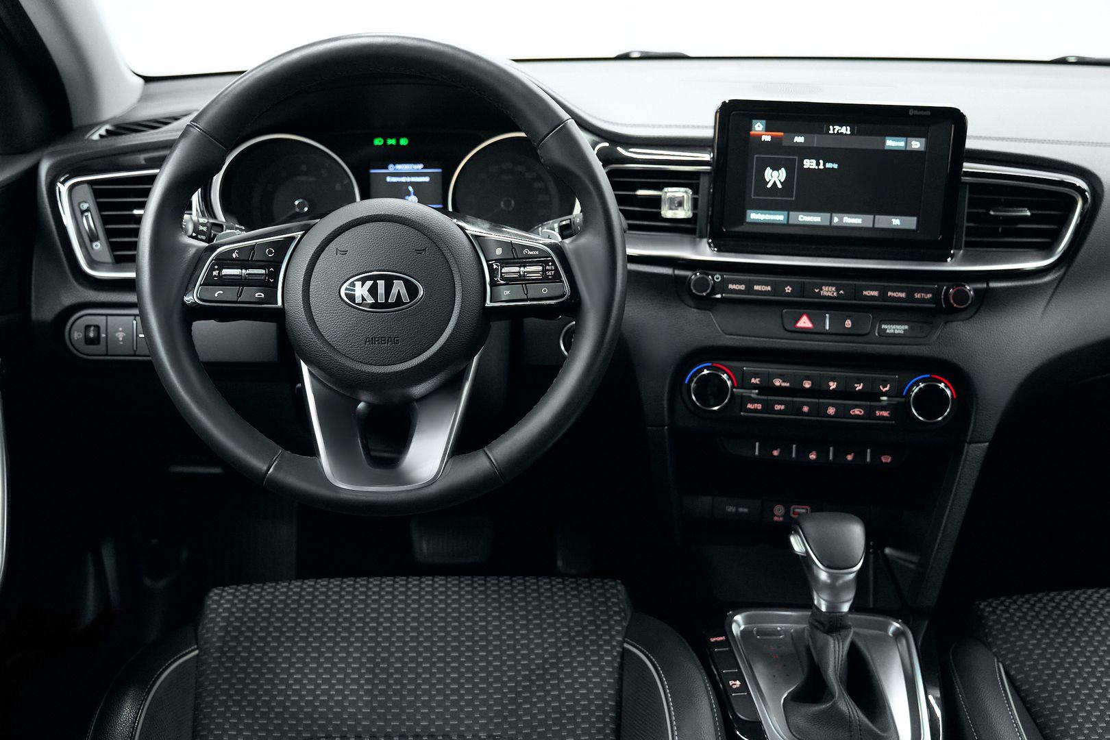 Kia Ceed 2019, коричневый