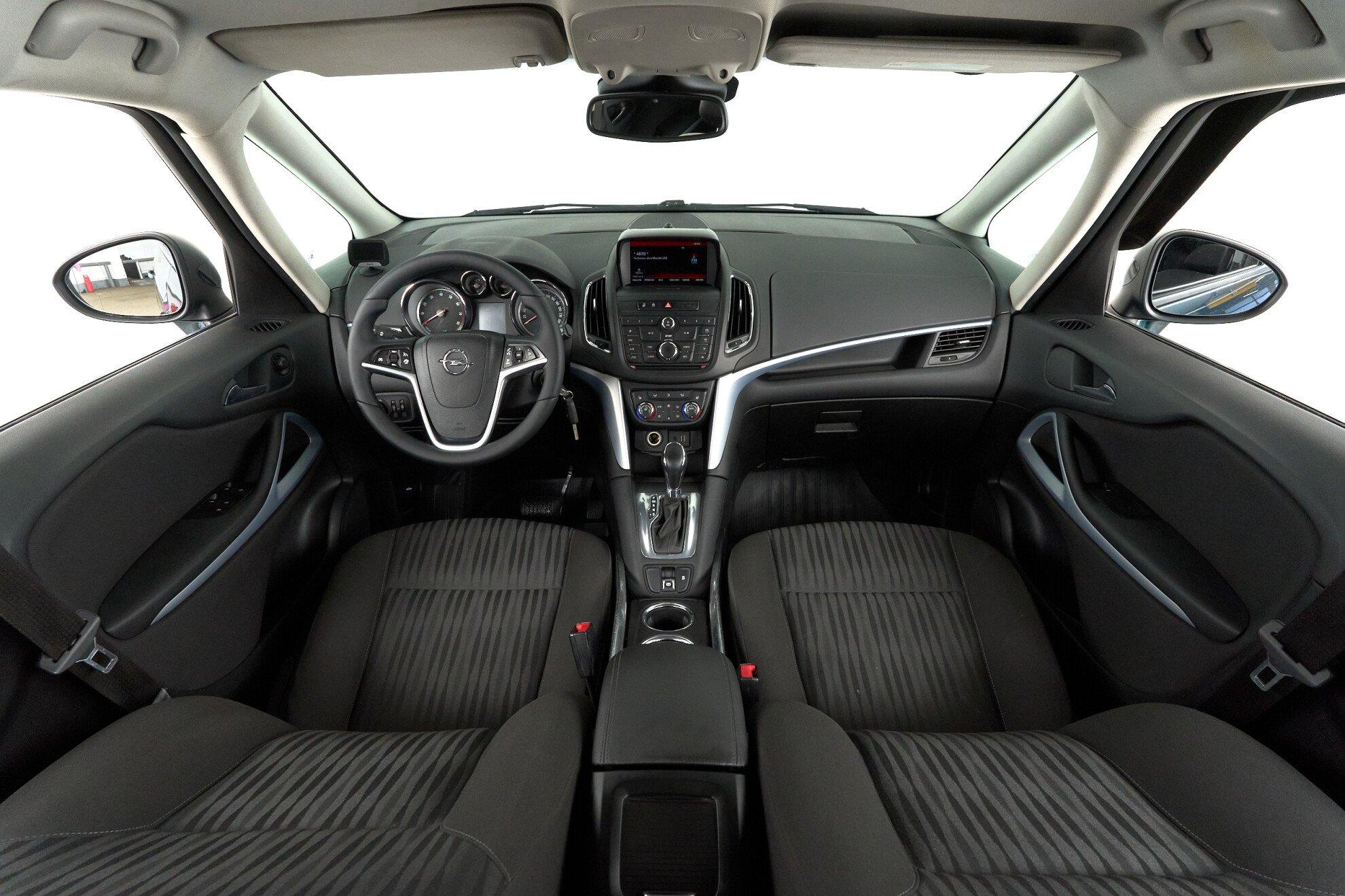 Opel Zafira 2014, зеленый