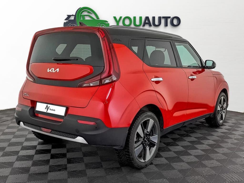 Kia Soul 2022, красный