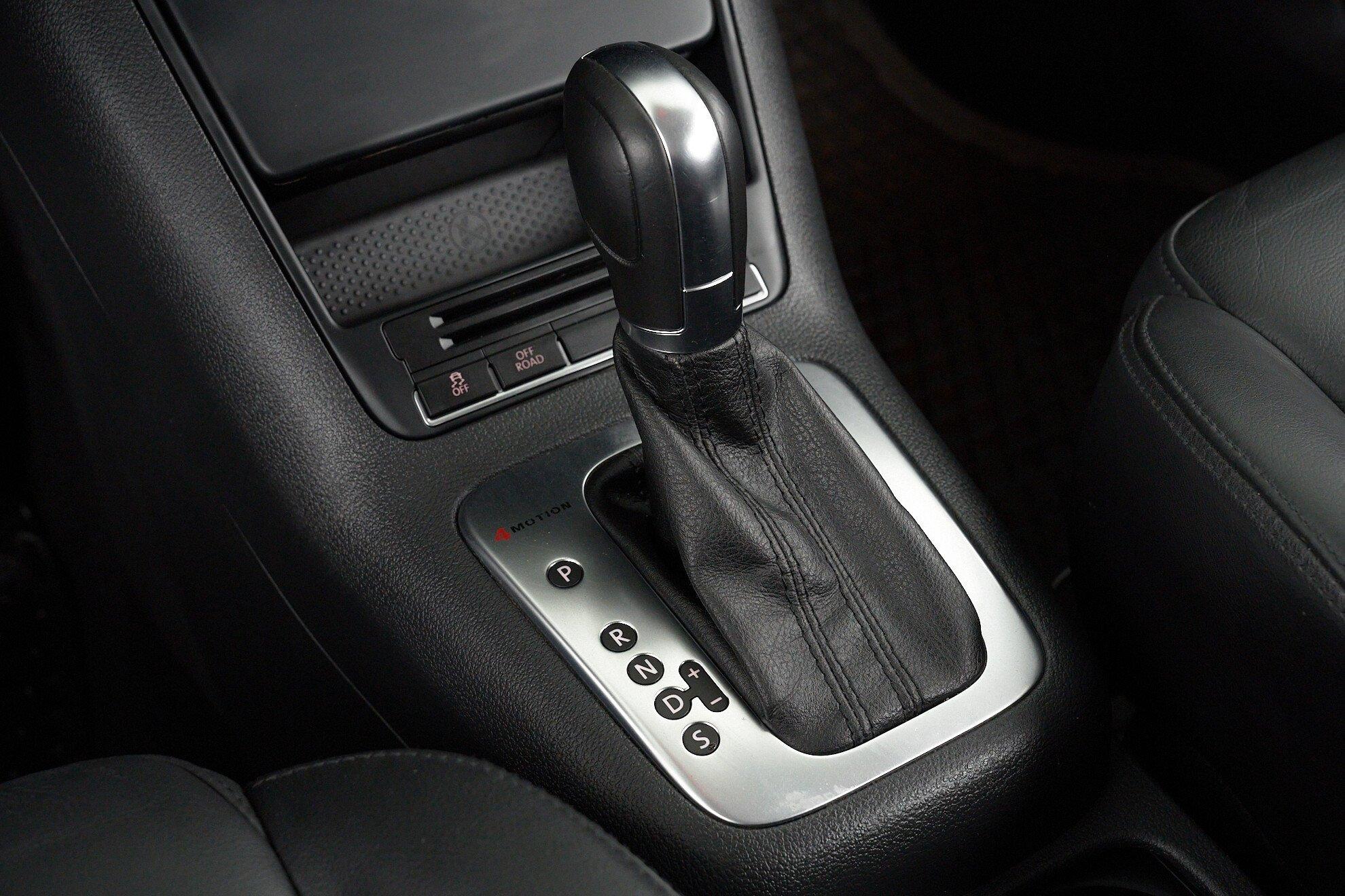 Volkswagen Tiguan 2012, серебряный
