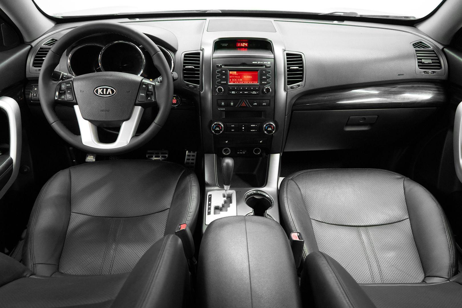 Kia Sorento 2010, черный