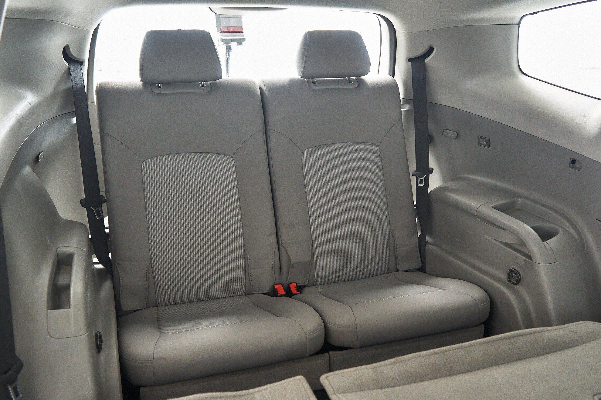 Chevrolet Orlando 2012, серебряный