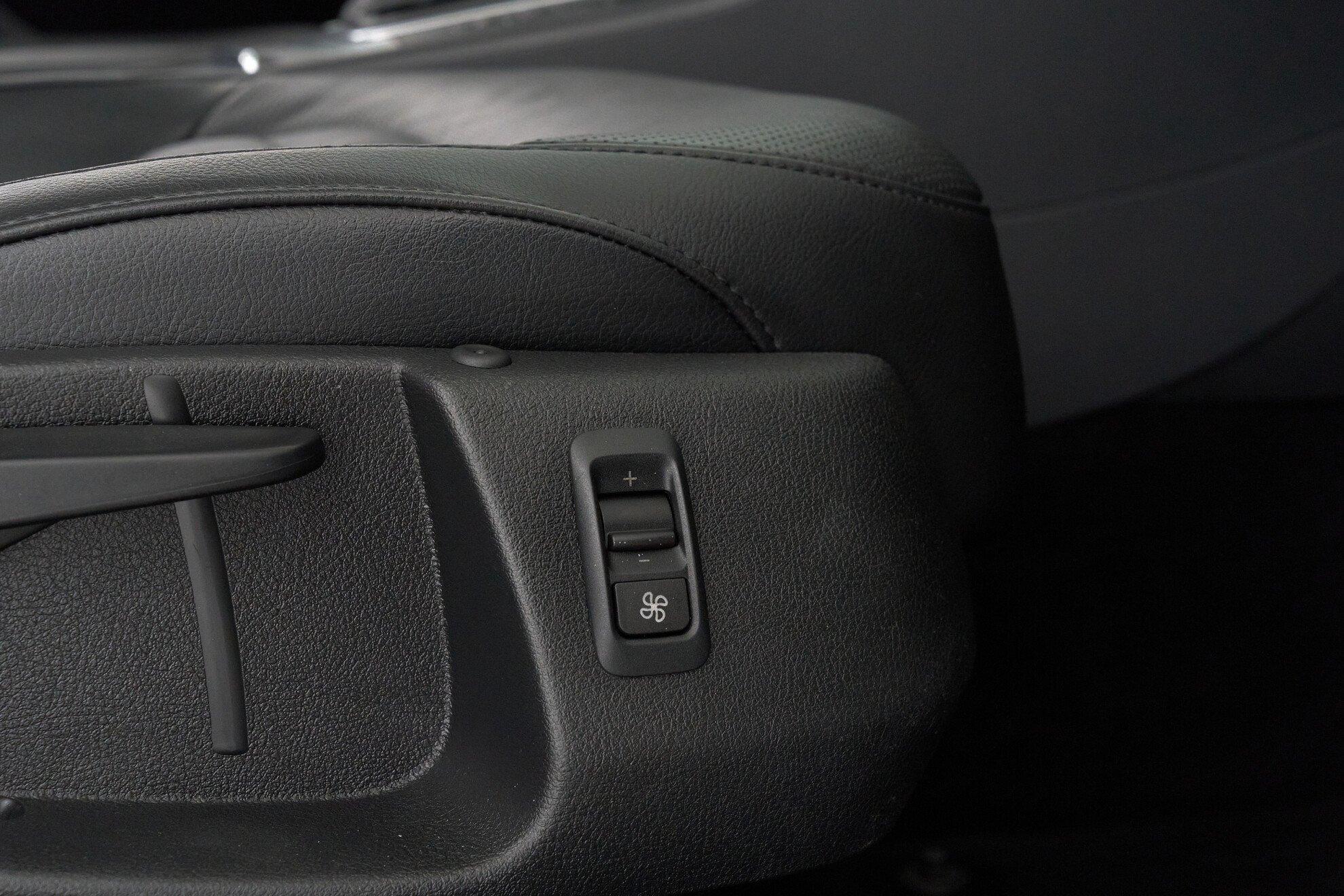 Volkswagen Passat 2013, белый