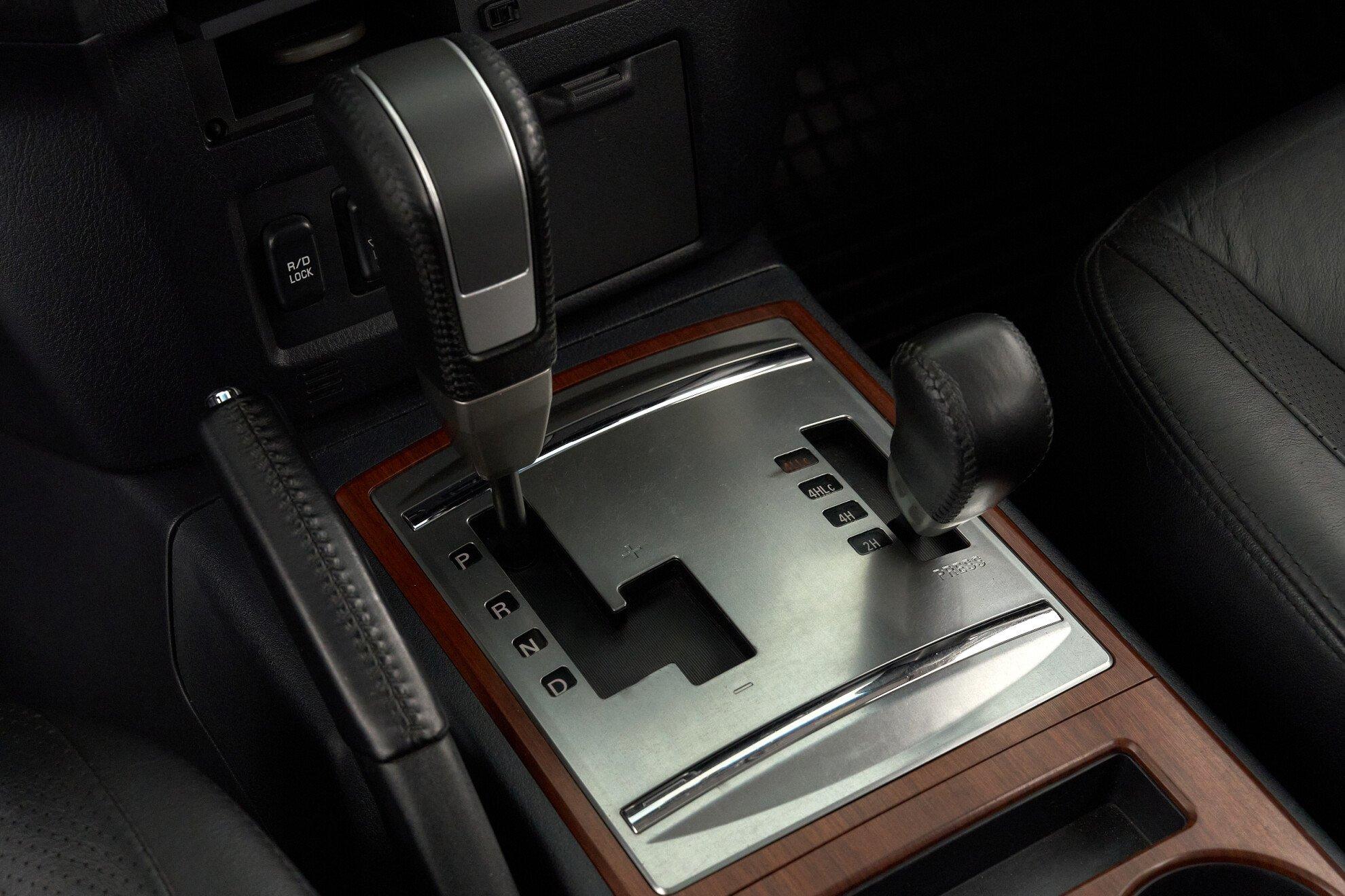 Mitsubishi Pajero 2008, черный