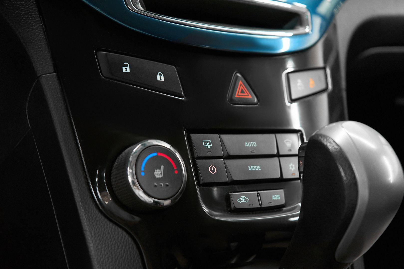 Chevrolet Orlando 2012, белый
