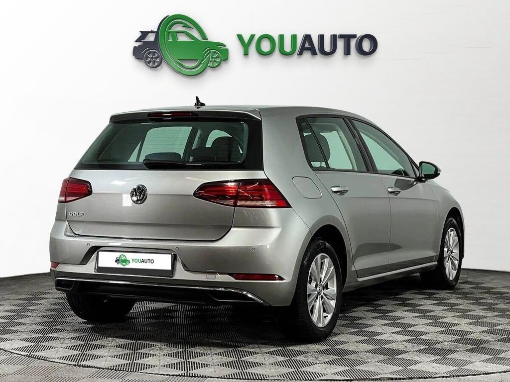 Volkswagen Golf 2018, бежевый