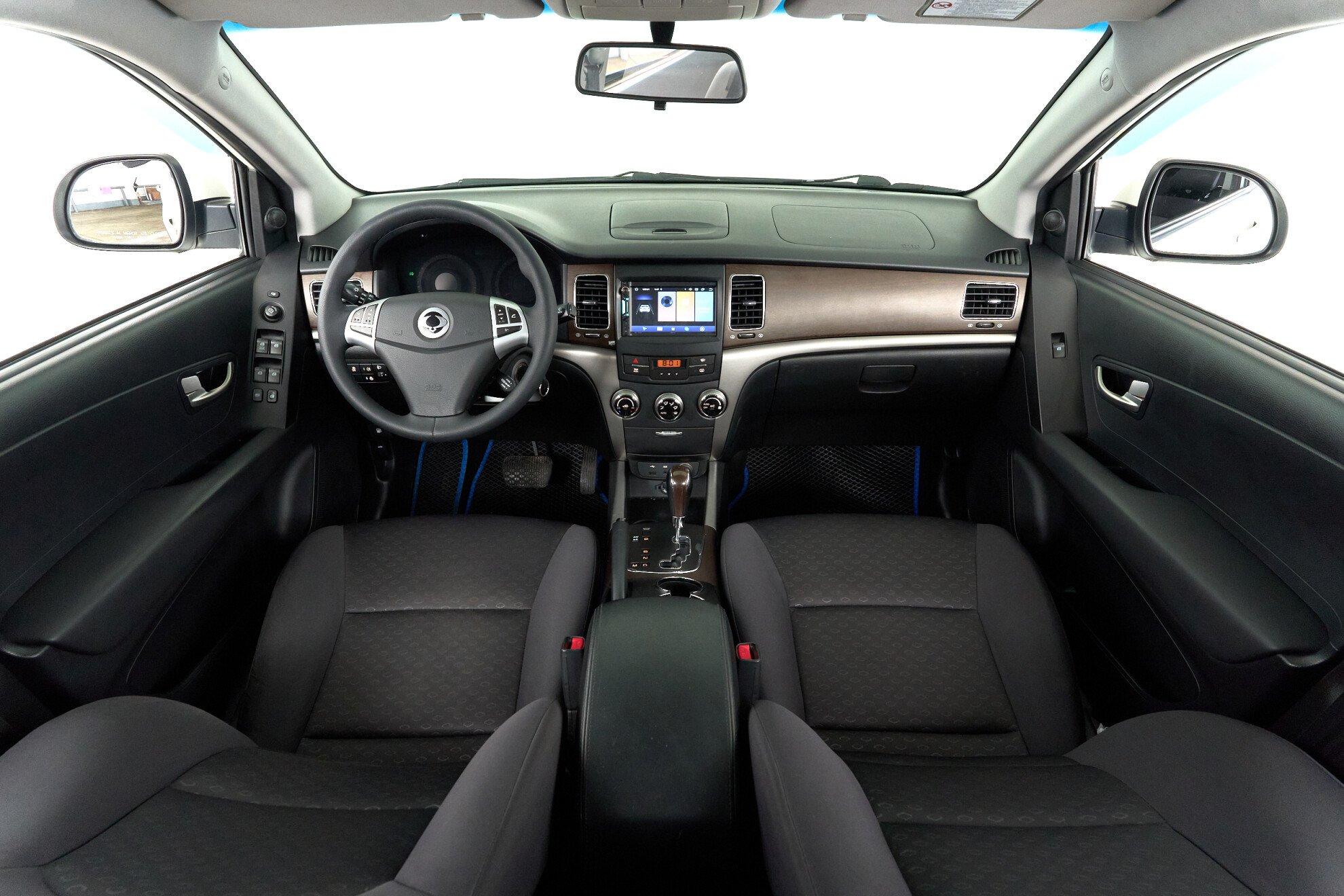 SsangYong Actyon 2012, белый