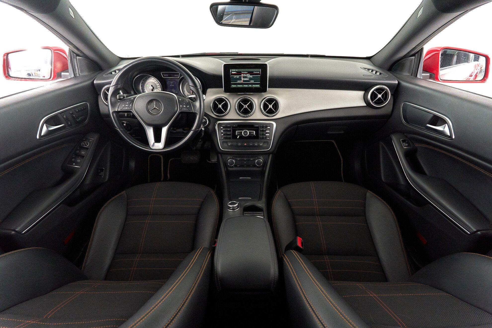 Mercedes-Benz CLA 2014, красный