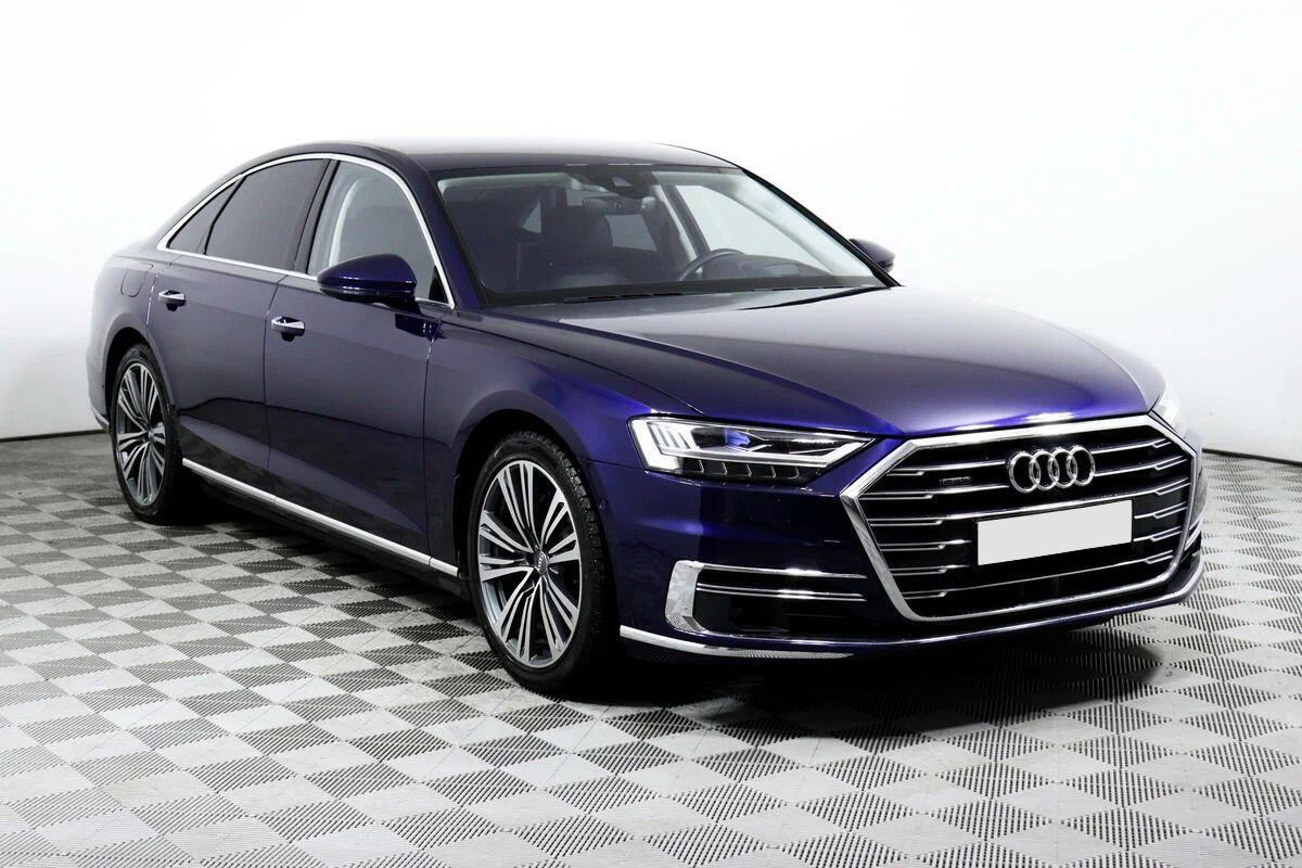 Audi A8 2018, синий