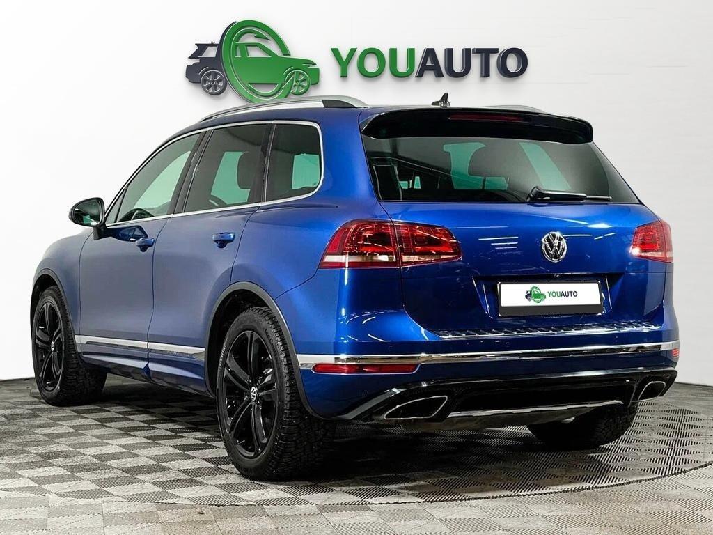 Volkswagen Touareg 2018, синий