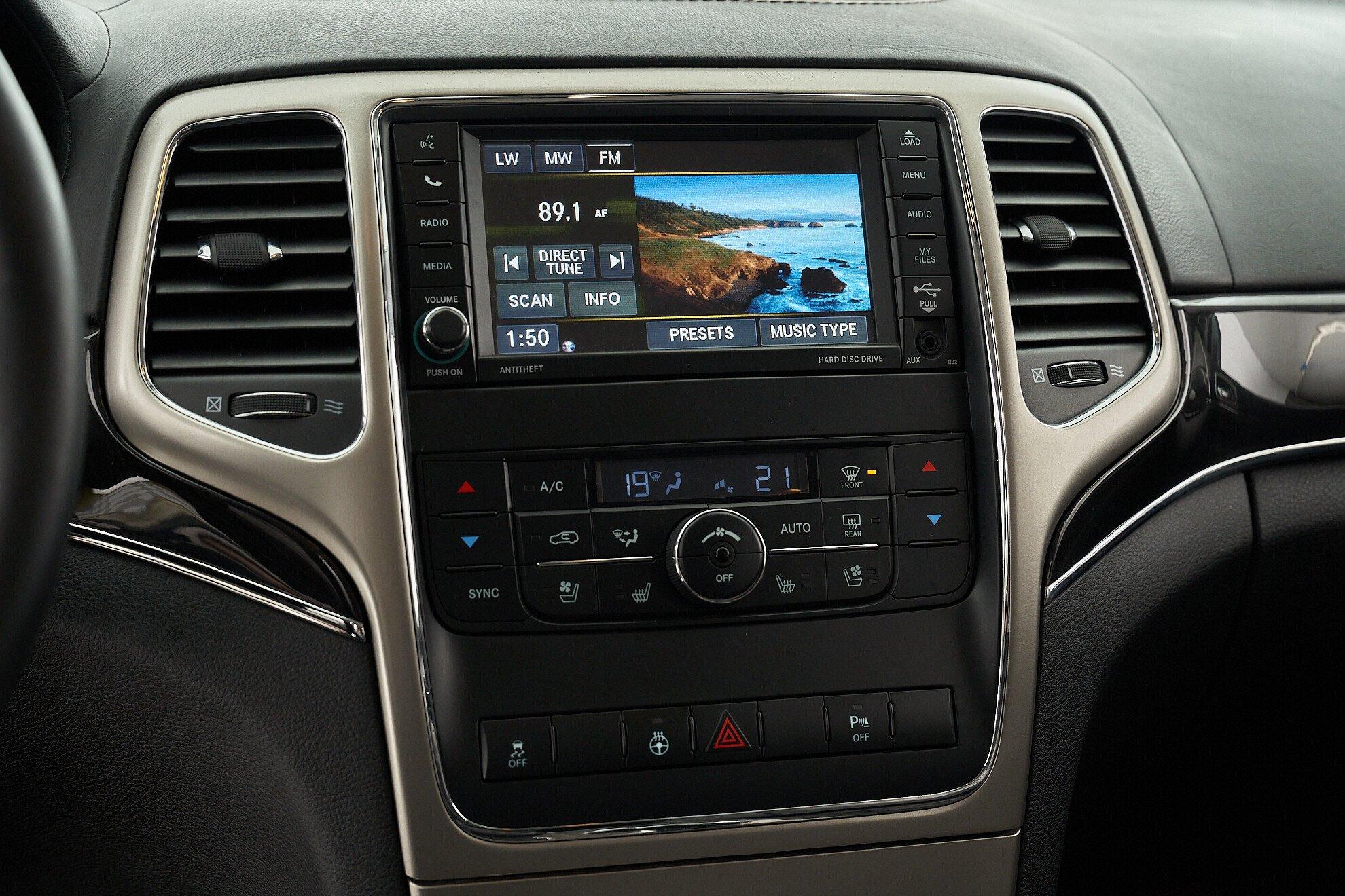 Jeep Grand Cherokee 2012, белый