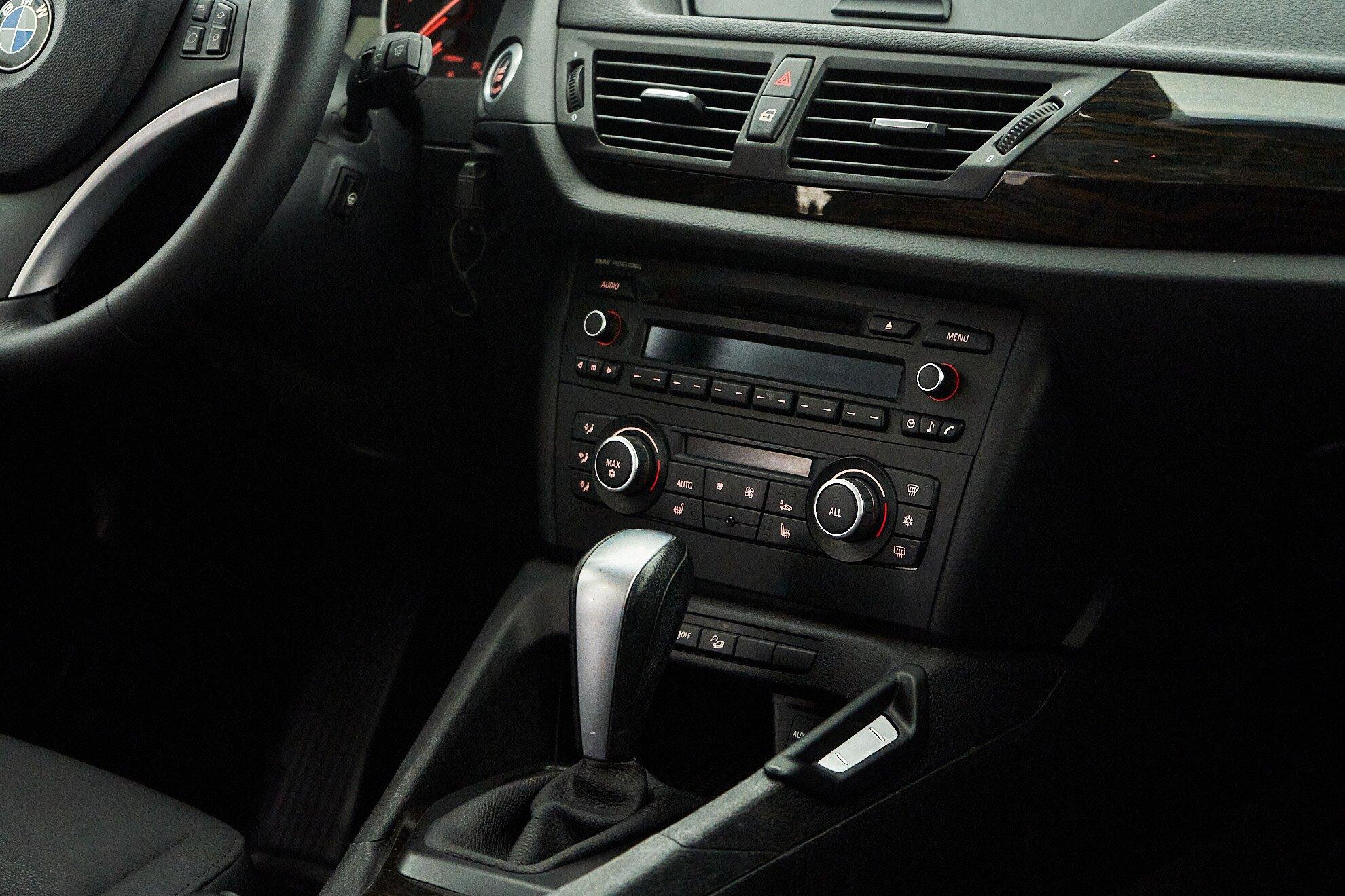 BMW X1 2012, серебряный