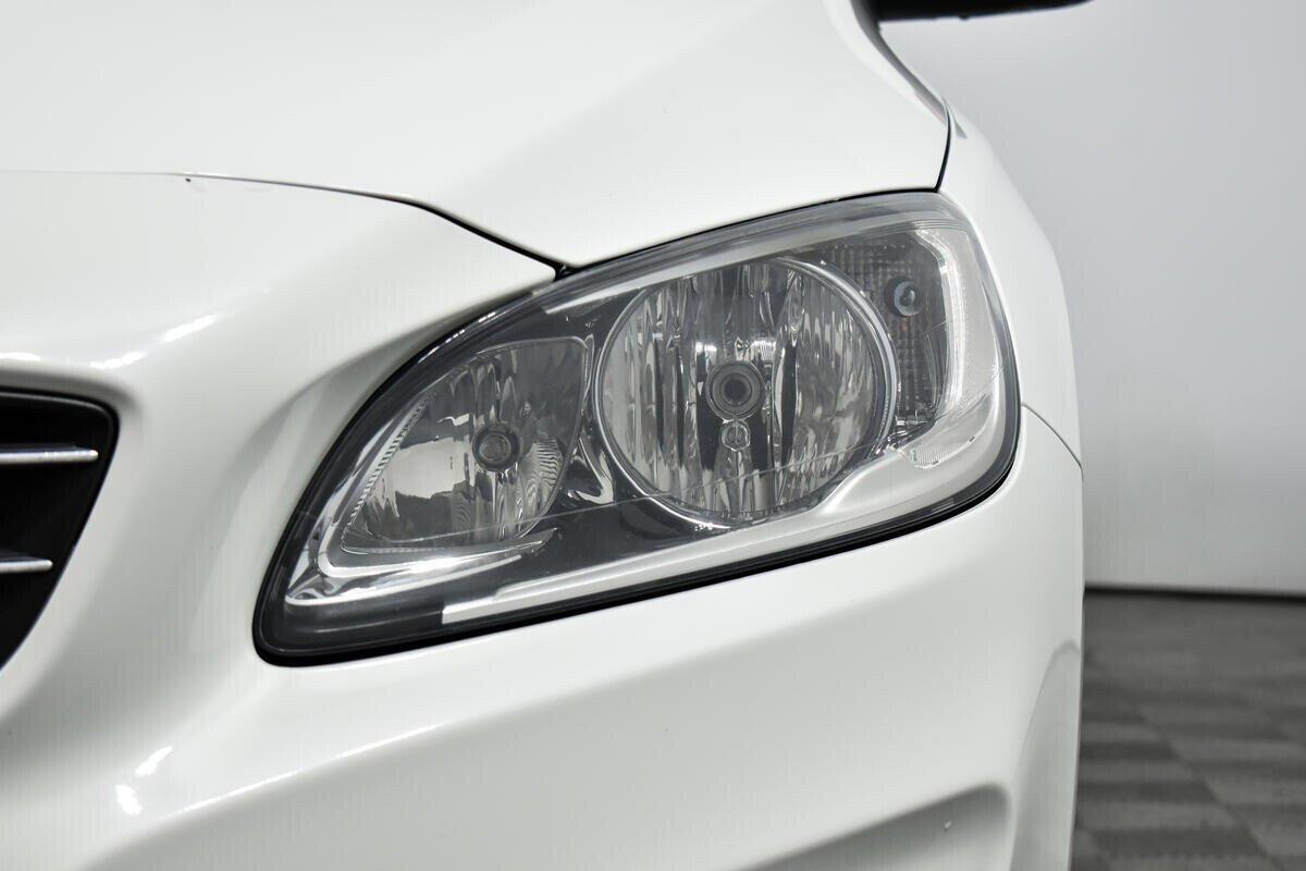Volvo S60 2013, белый