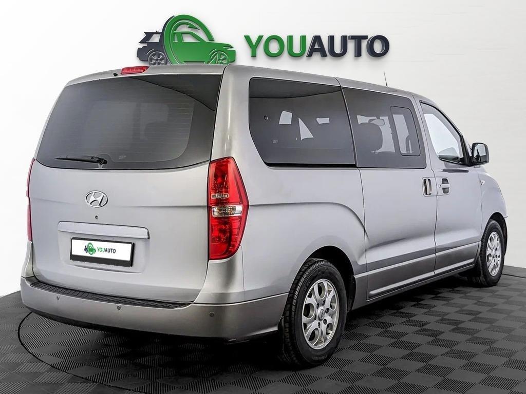 Hyundai H-1 2013, серебряный