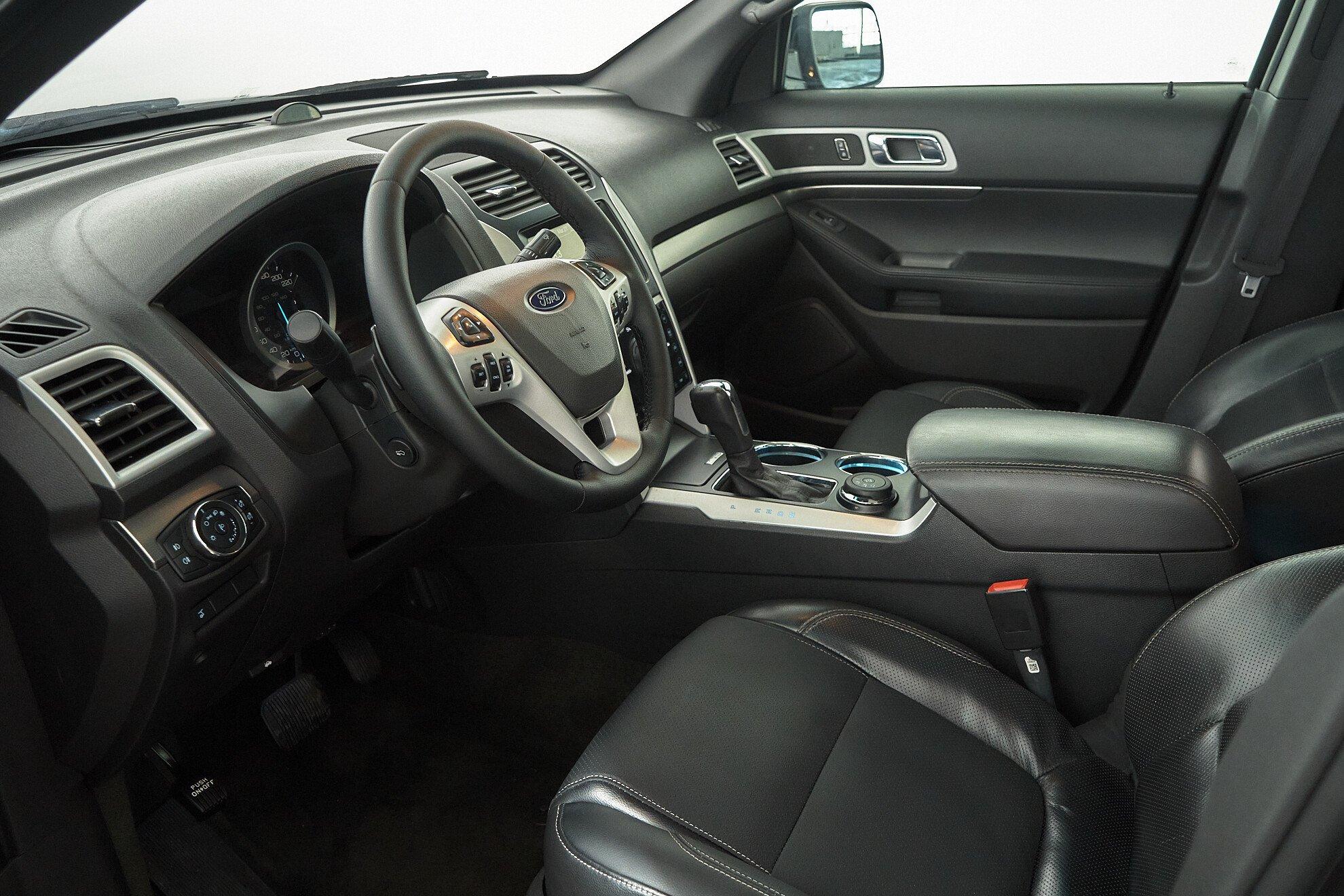 Ford Explorer 2014, черный