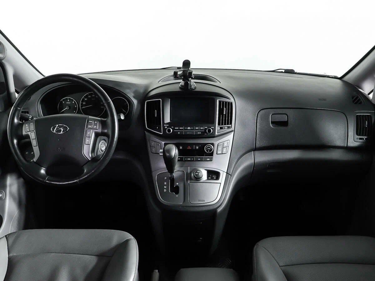 Hyundai Grand Starex 2018, синий
