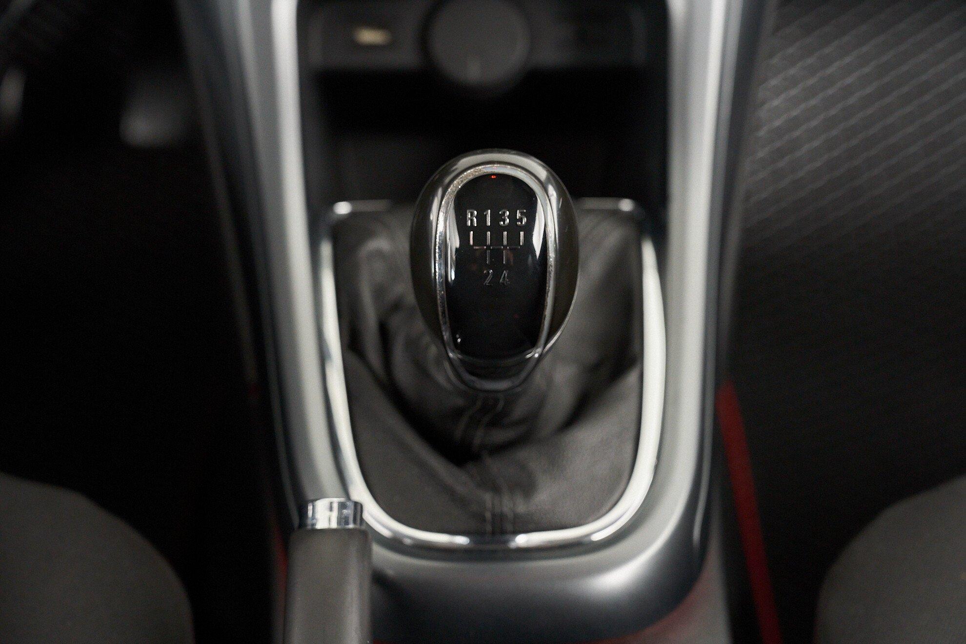 Opel Astra 2015, серый