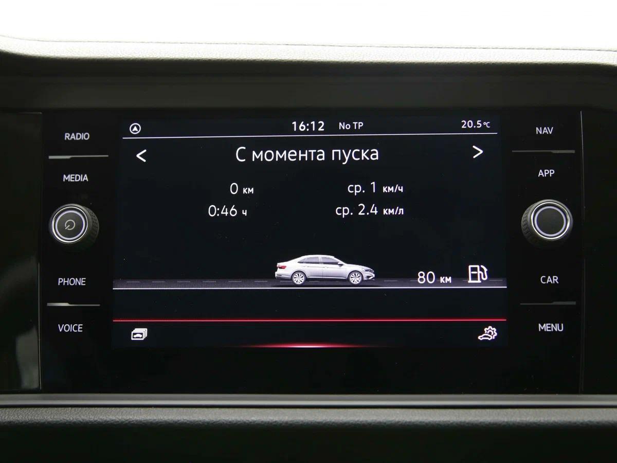 Volkswagen Jetta 2020, серый