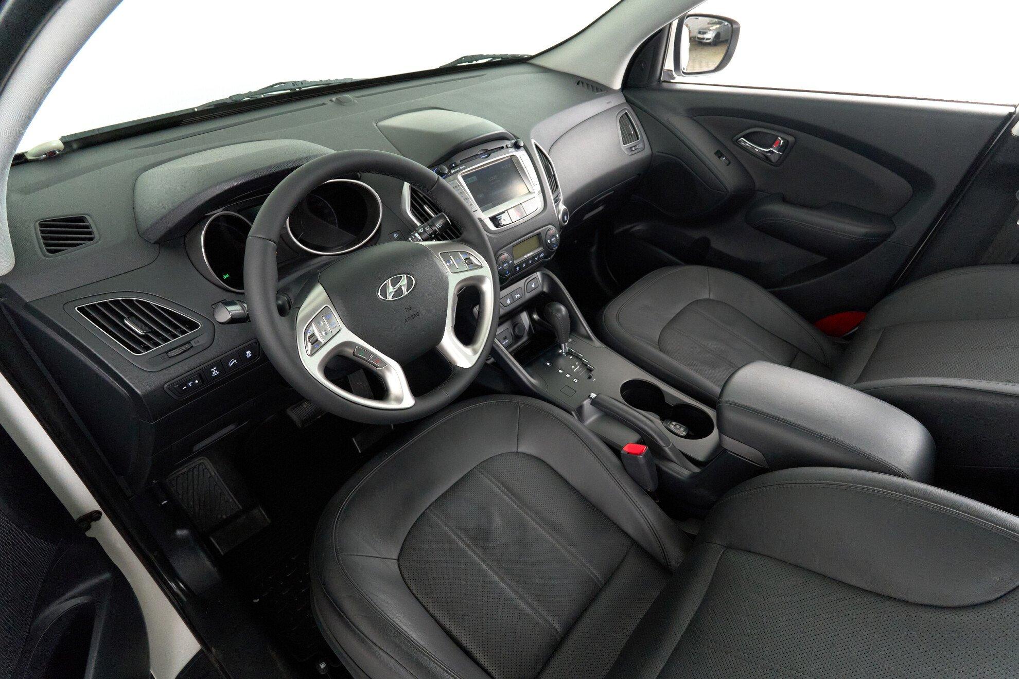Hyundai ix35 2011, белый