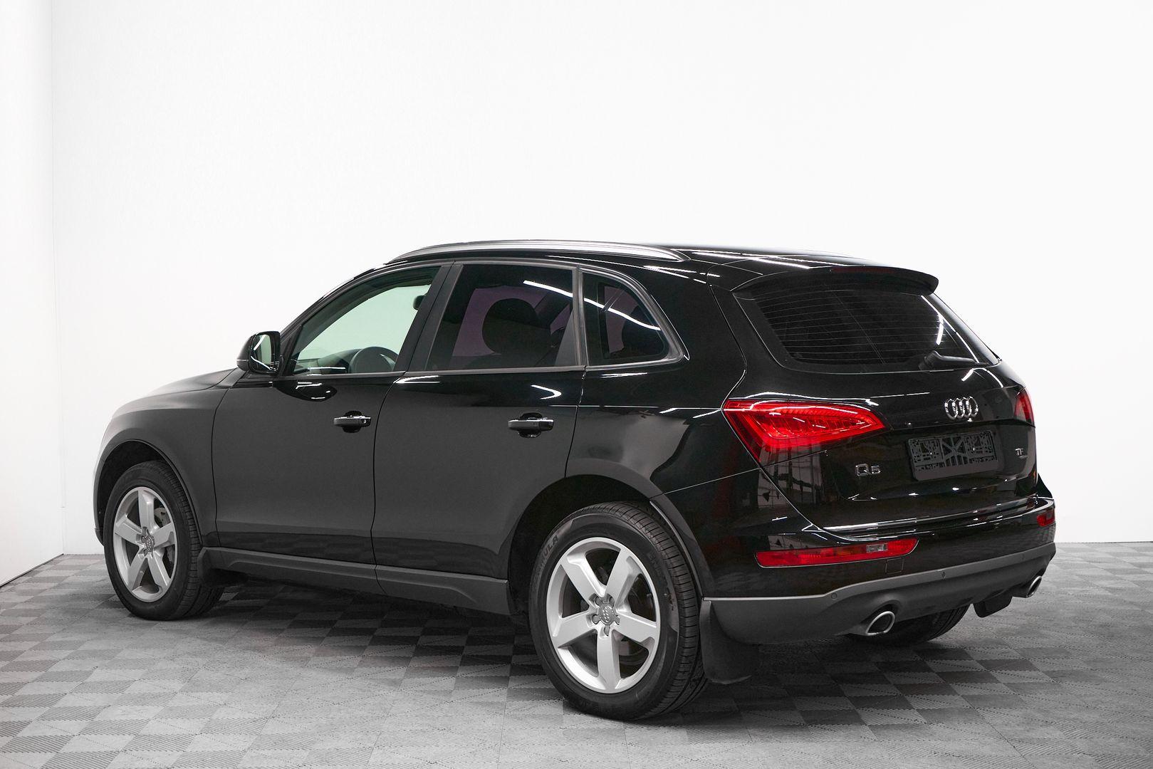 Audi Q5 2012, черный