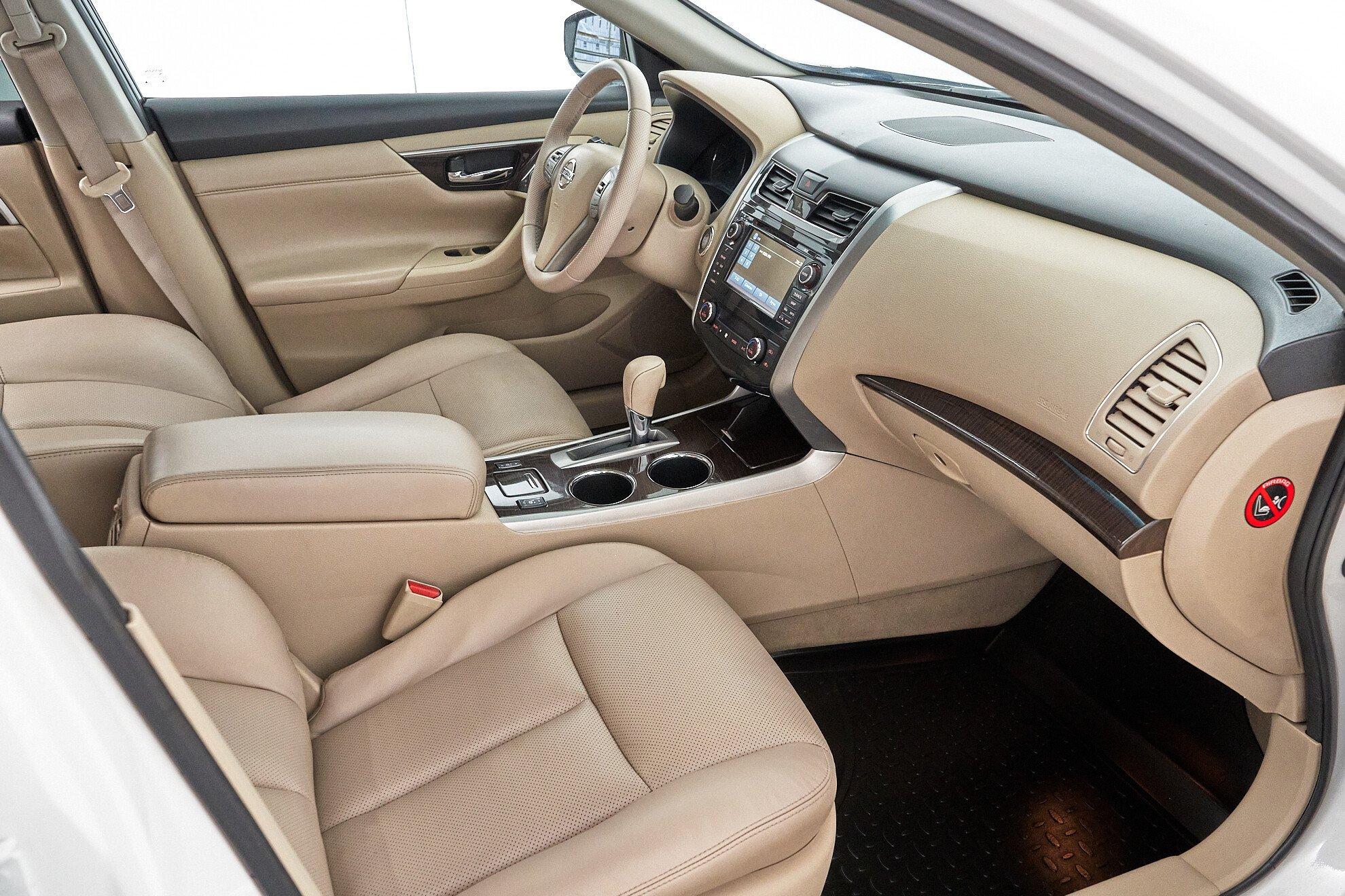 Nissan Teana 2014, белый
