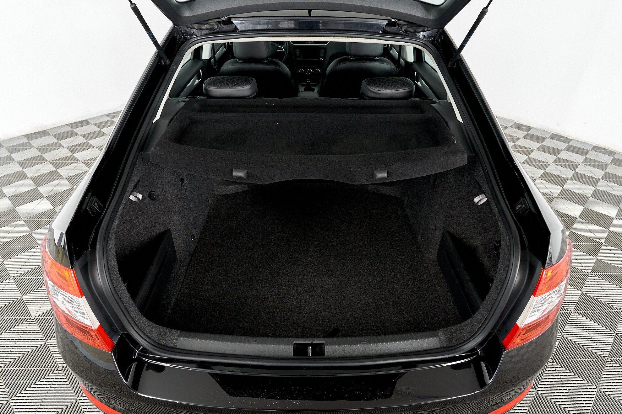 Skoda Octavia 2015, черный